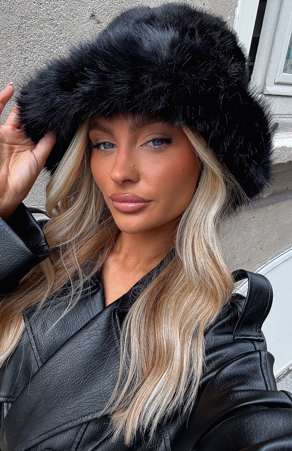Trixie Faux Fur Hat Black